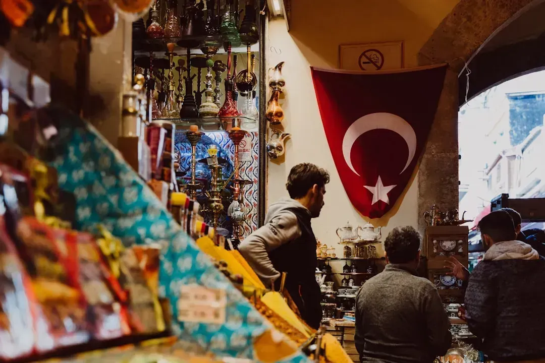 Istanbul: Where Two Continents Feast (Image Credits: Unsplash)