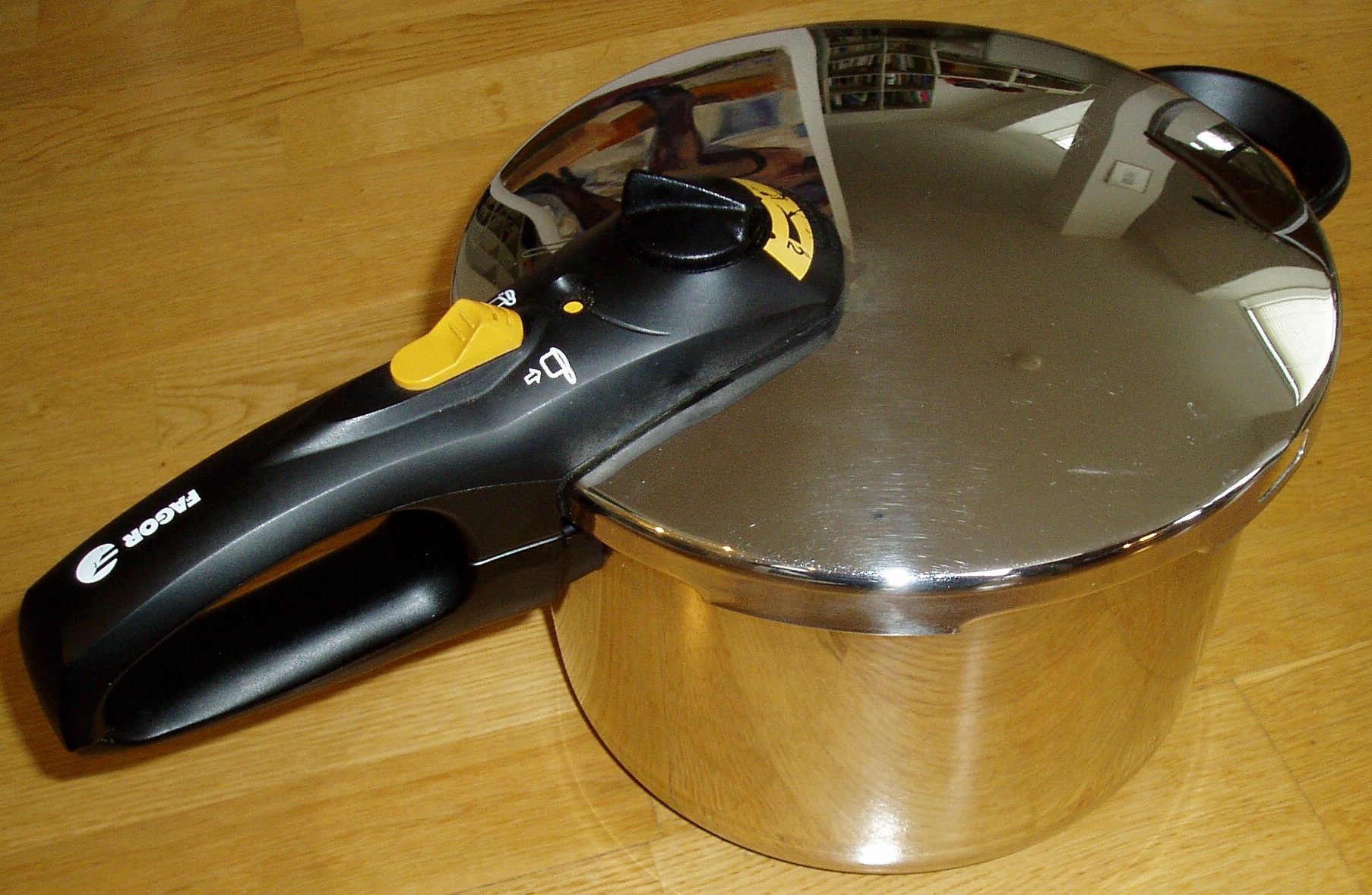 Revolutionize Your Kitchen with Pressure Cooking (image credits: wikimedia)