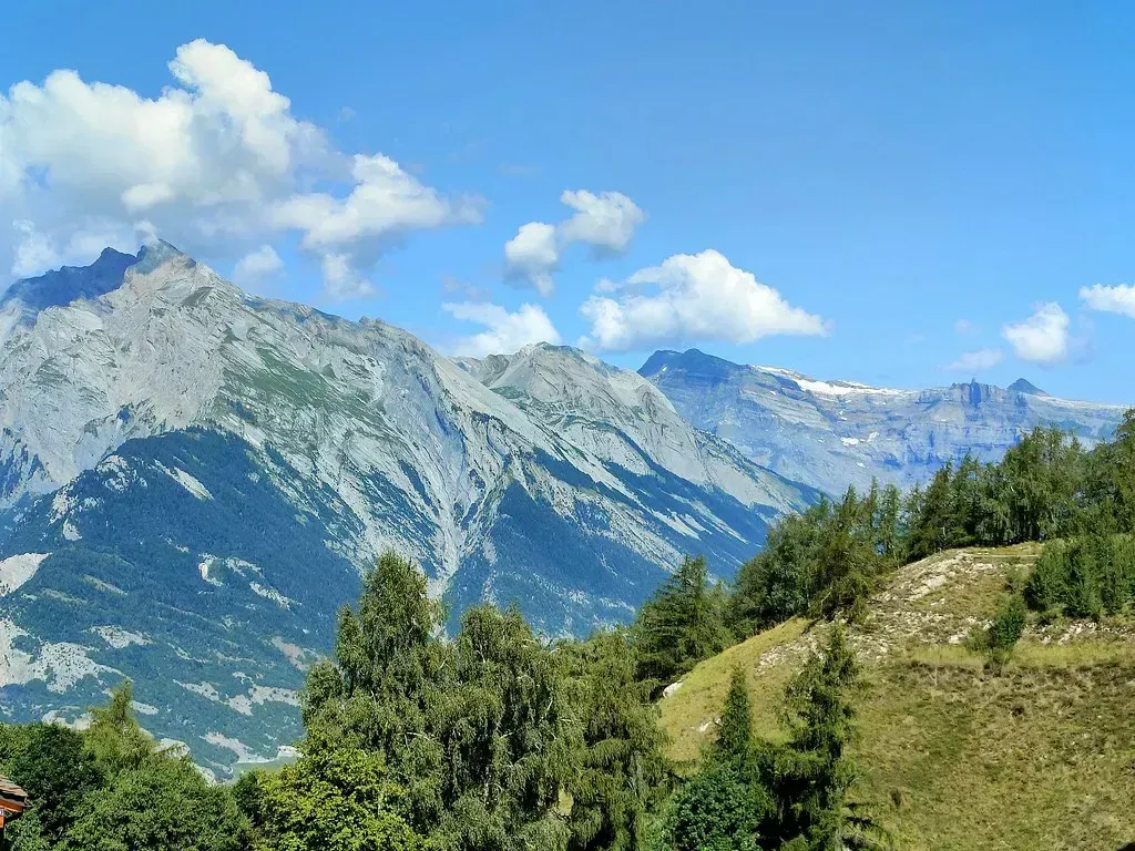 4. Switzerland: Alpine Perfection (Image Credits: Flickr)