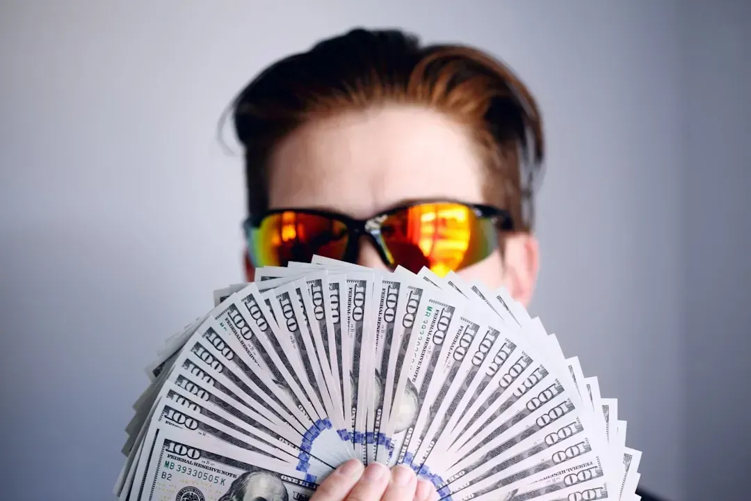 1. What “Upper-Class” Really Means in Low-Tax America (Image Credits: Unsplash)