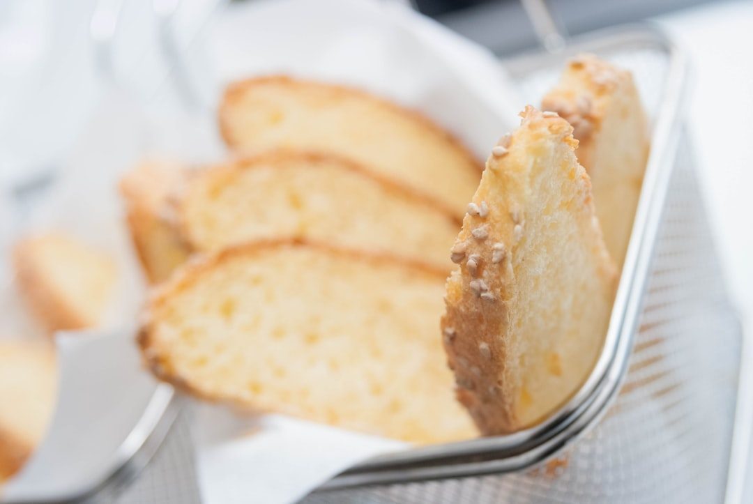 The Temperature Test of Your Bread Plate (Image Credits: Unsplash)