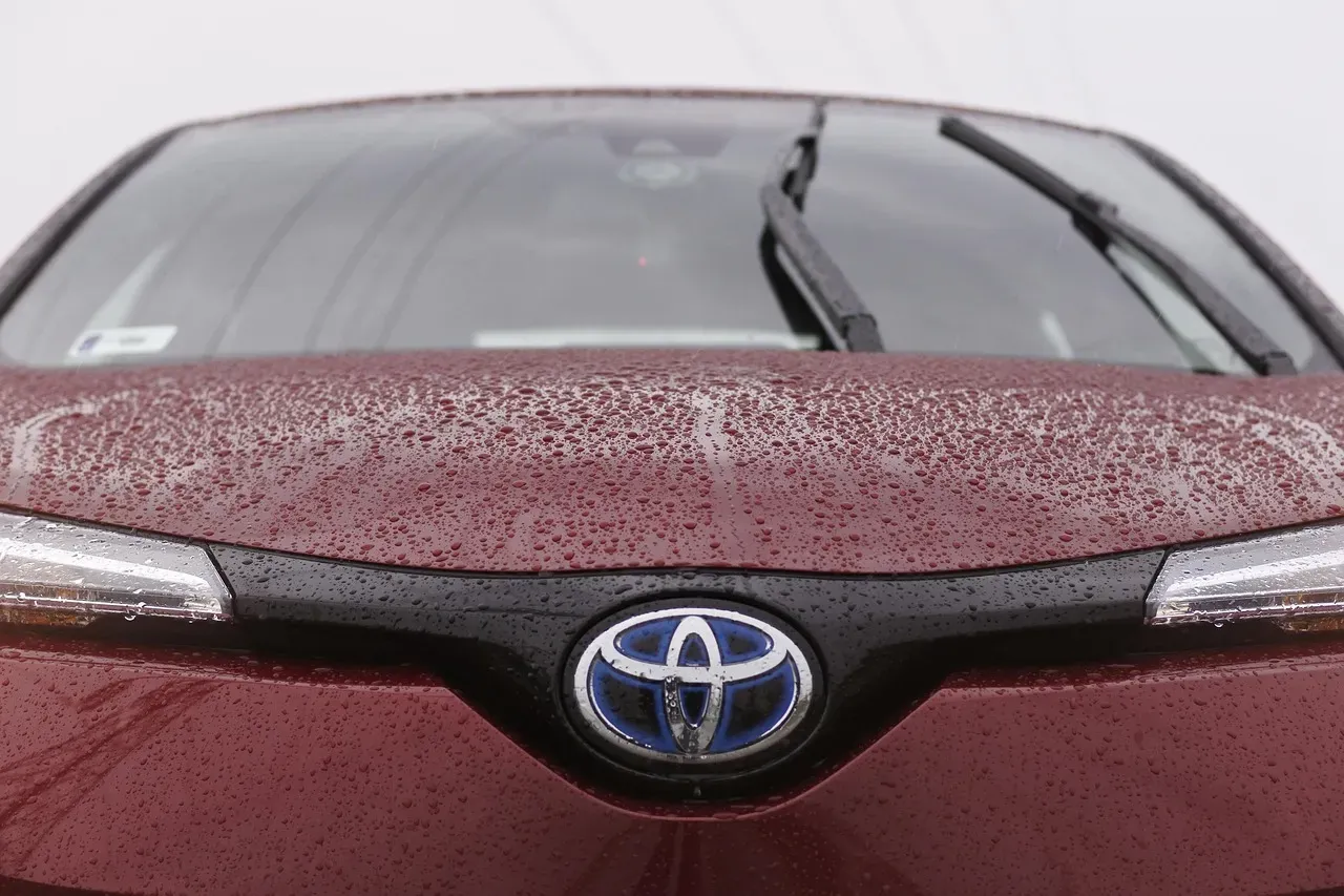 Toyota Highlander Hybrid: The Efficient Workhorse (Image Credits: Pixabay)