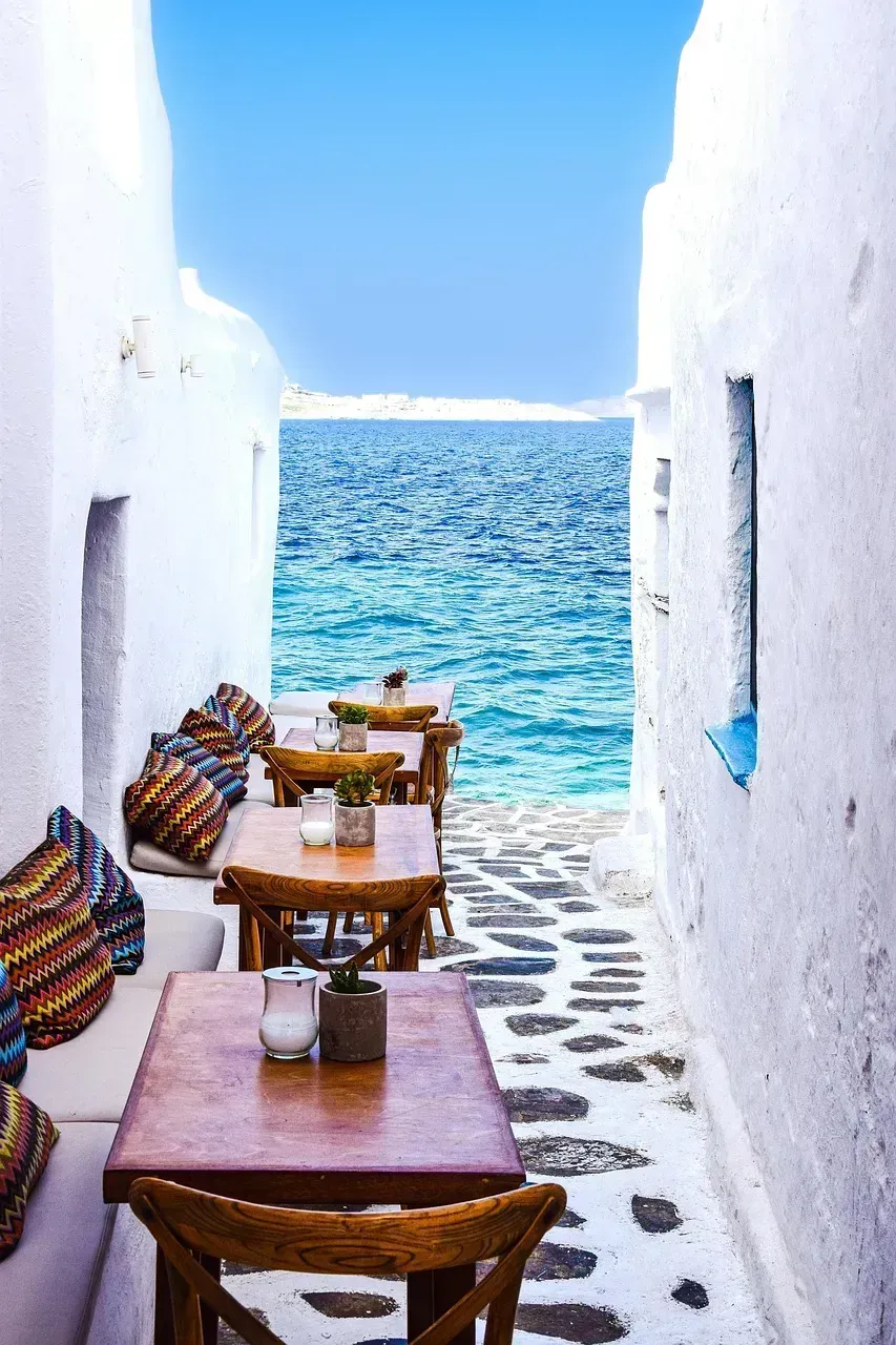 7. Santorini and Mykonos: Greece's Island Price Shock (Image Credits: Pixabay)