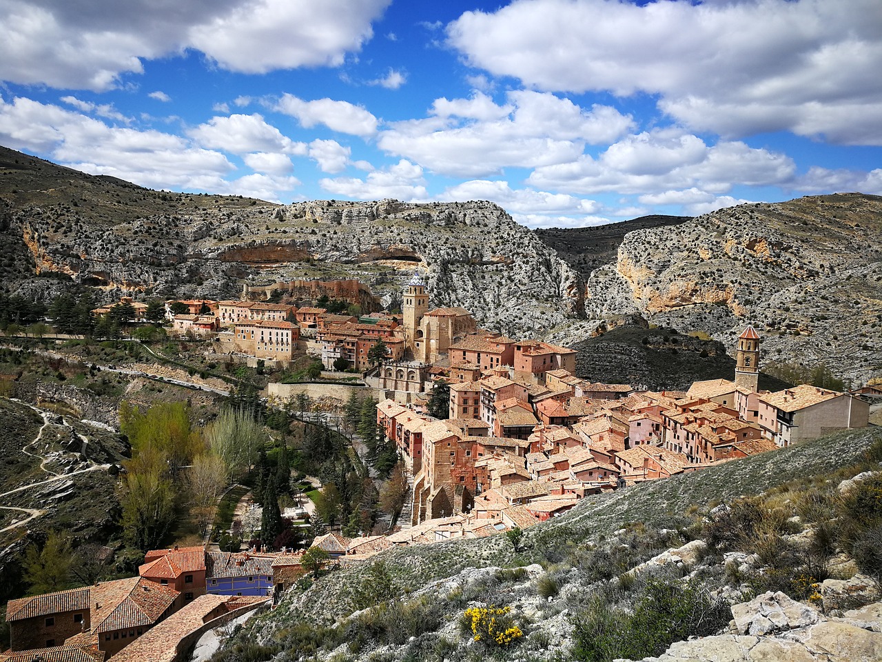 Albarracín, Spain - The Pink-Hued Medieval Hilltop (Image Credits: Pixabay)