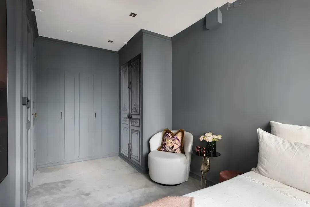 All-Gray Everything (Image Credits: Unsplash)