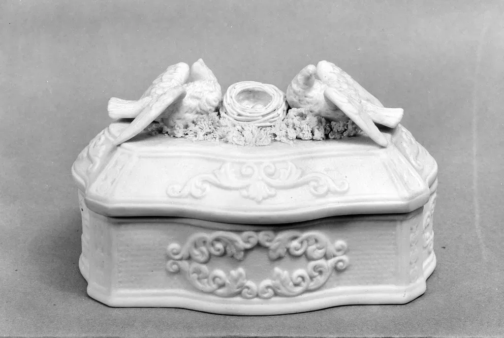 Porcelain Trinket Boxes and Collectible Figurines (Image Credits: Flickr)