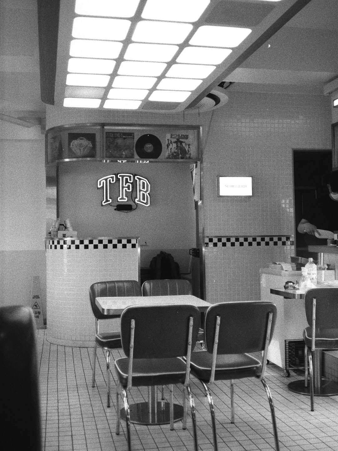 The Legacy of 1950s Dining Culture (Image Credits: Unsplash)