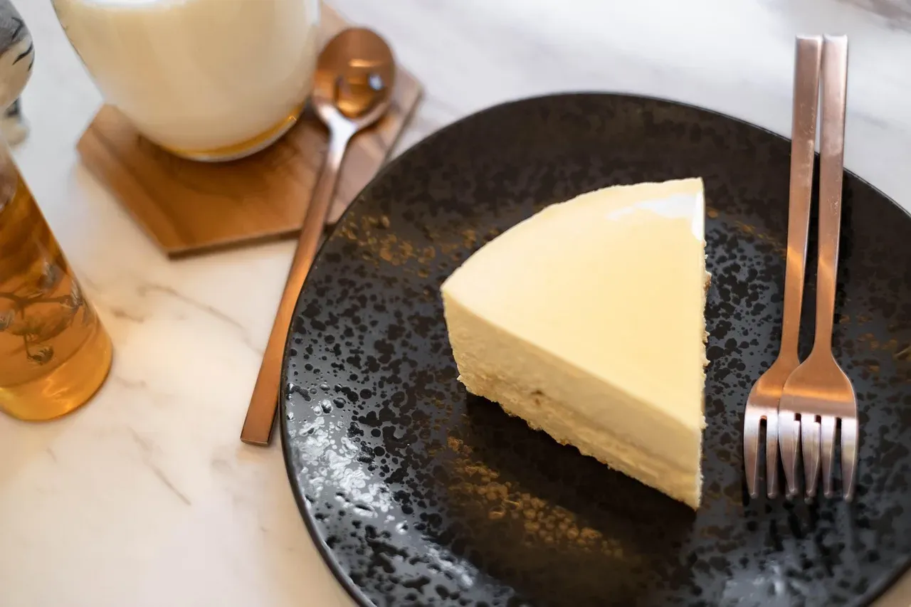 Why jars work better than a whole cheesecake (Image Credits: Pixabay)