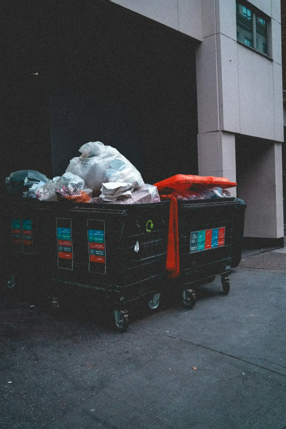 12. Trash Has Been "Hidden" Rather Than Emptied (Image Credits: Unsplash)