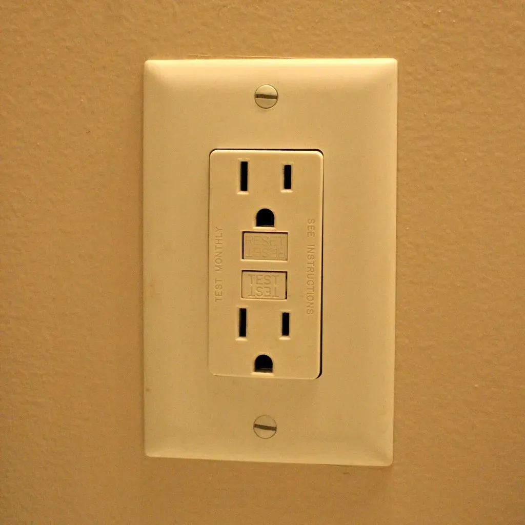 Missing GFCI Protection in Wet Areas (Image Credits: Flickr)