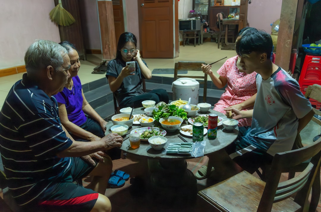 Television's Role in Eating Habits (Image Credits: Unsplash)