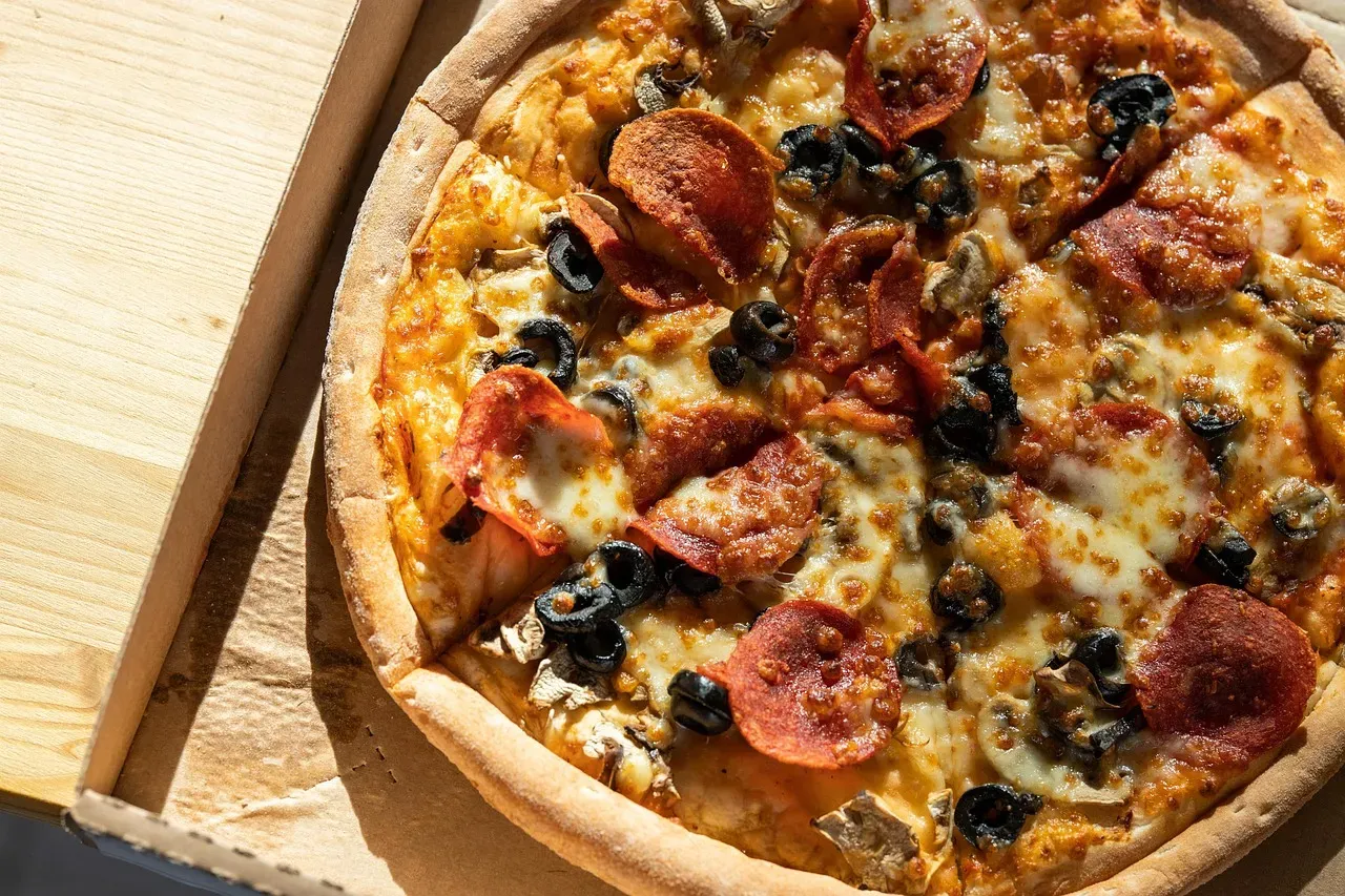 8. Tony's Pizza (Image Credits: Pixabay)