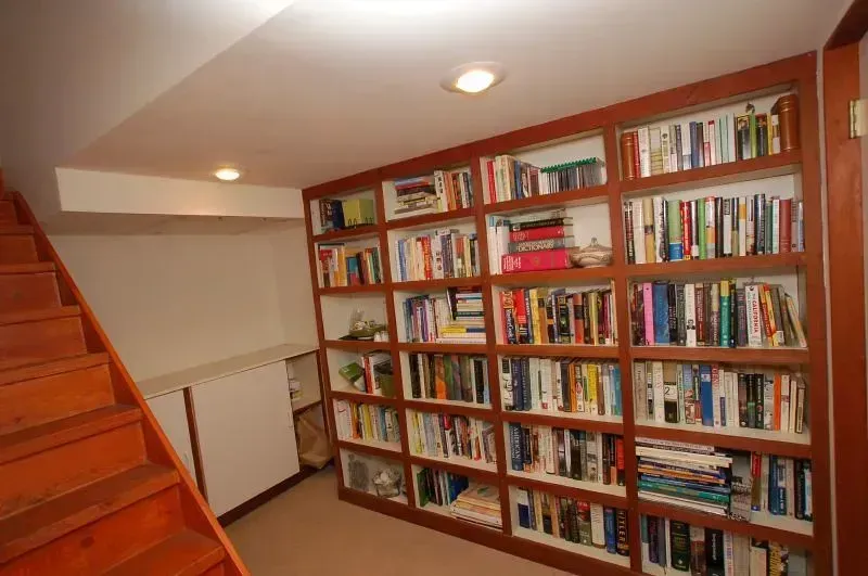 Built-In Shelving and Storage (Image Credits: Flickr)