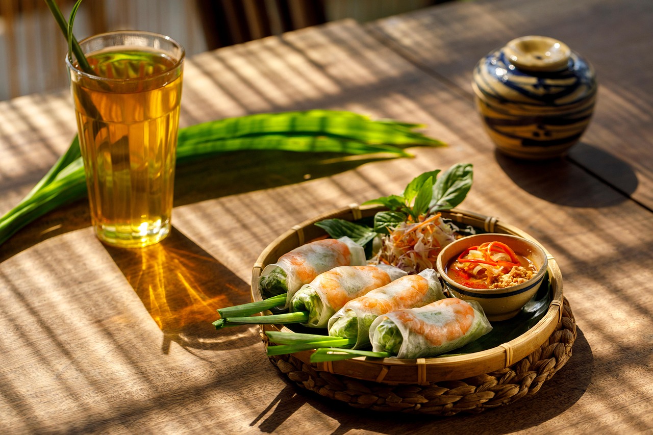 Vietnamese Cuisine: Fresh and Herbaceous (image credits: pixabay)