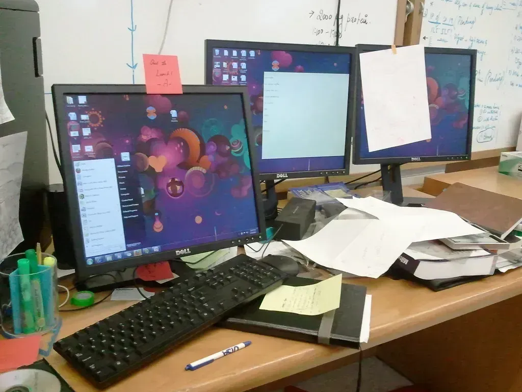 You Keep a Messy Workspace That Would Horrify Minimalists (Image Credits: Flickr)