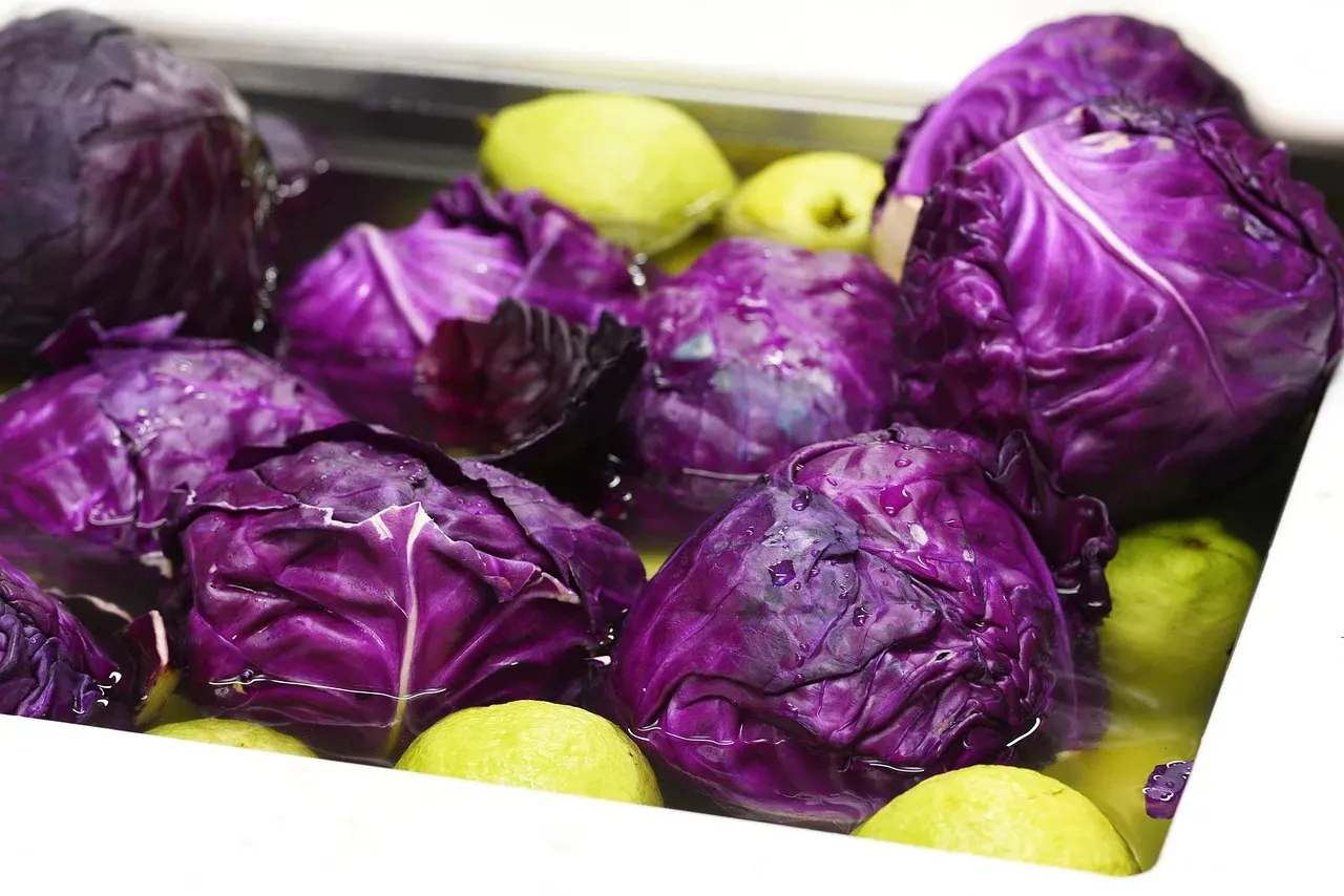 Skipping Produce with Peels Is a Rookie Mistake (Image Credits: Pixabay)