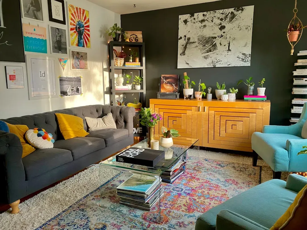 5. The Single Accent Wall (Image Credits: Unsplash)