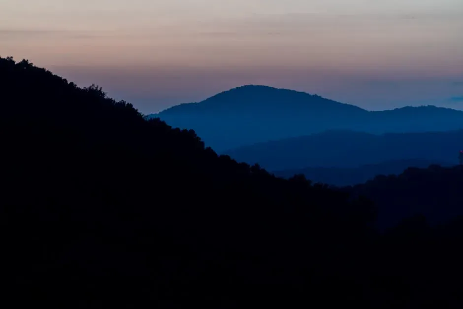 North Carolina: Mountains, Coast, and a Flat Tax That's Shrinking (Image Credits: Pexels)