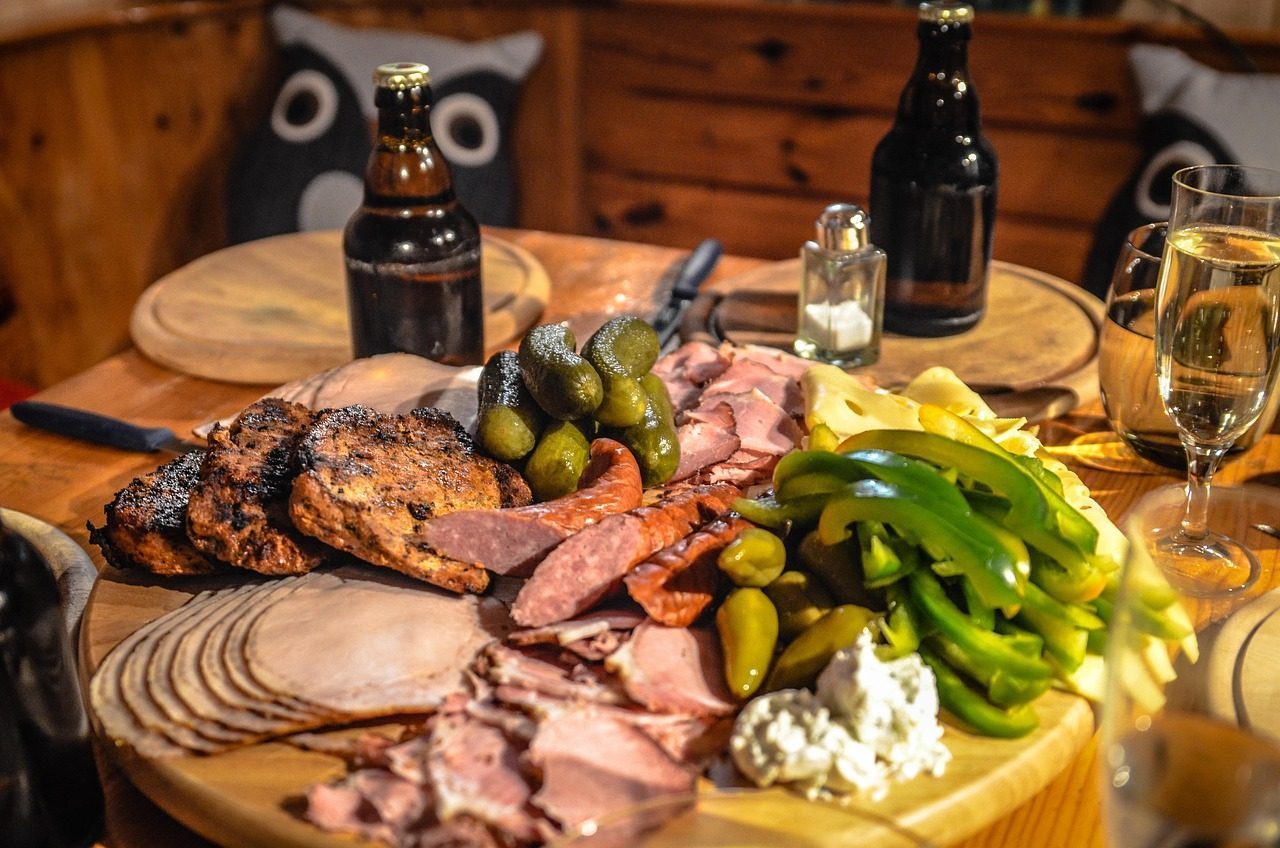 Deli Meats and Cold Cuts Even When Refrigerated (Image Credits: Pixabay)