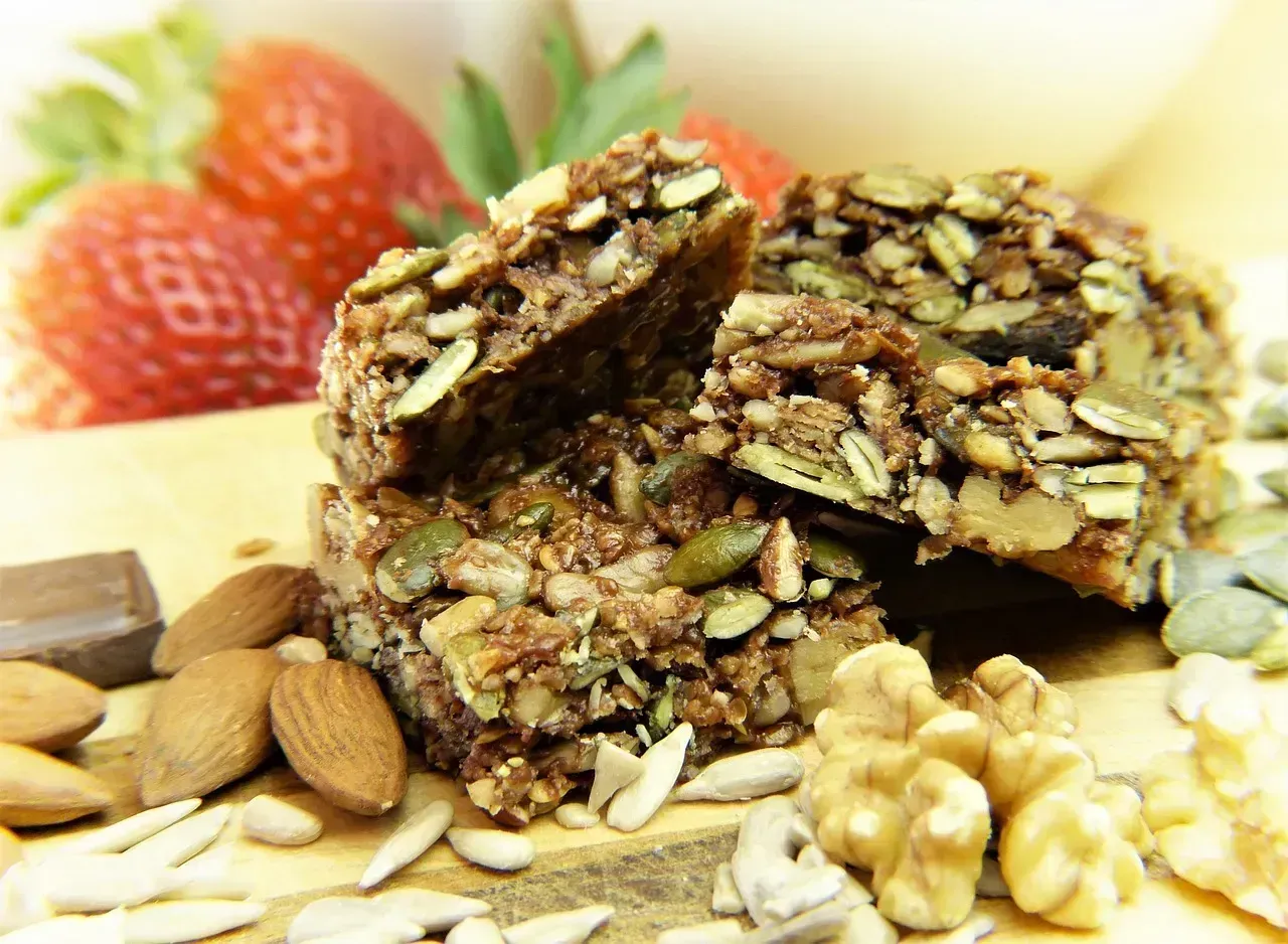 Granola Bars Disguised as Nutritious Snacks (Image Credits: Pixabay)