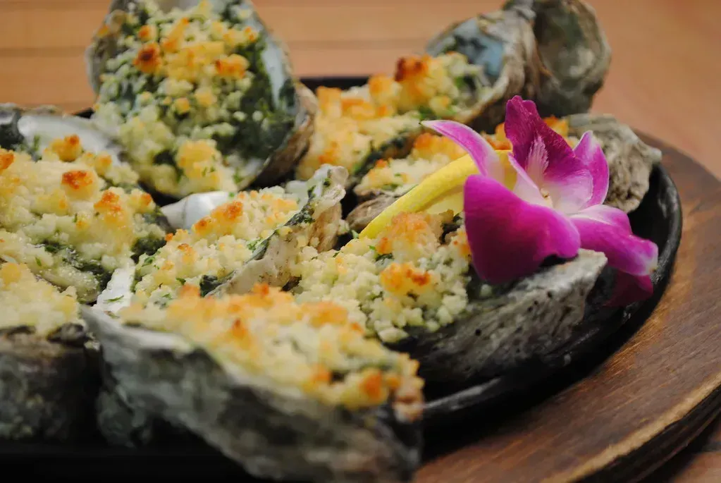 Oysters Rockefeller (Image Credits: Flickr)