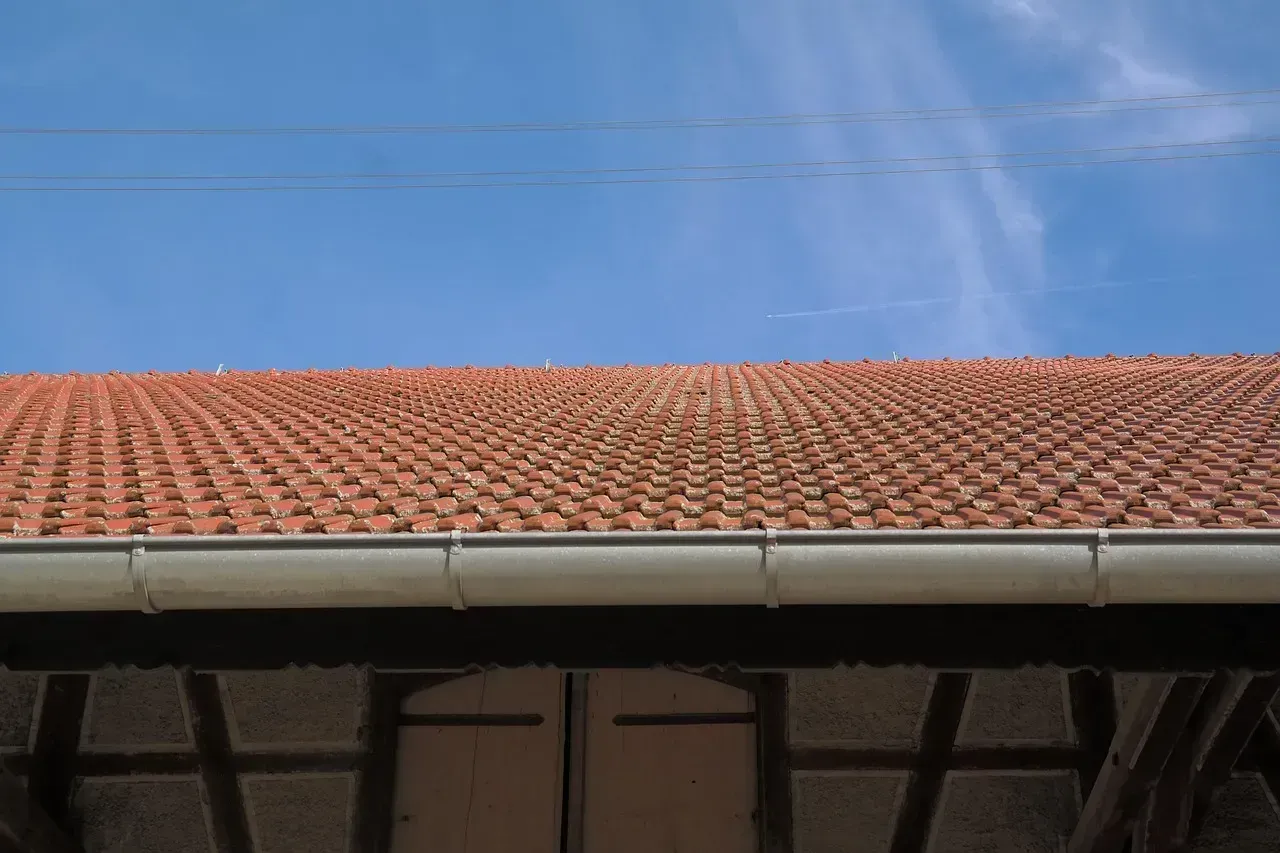 Complex Rooflines That Leak and Cost (Image Credits: Pixabay)