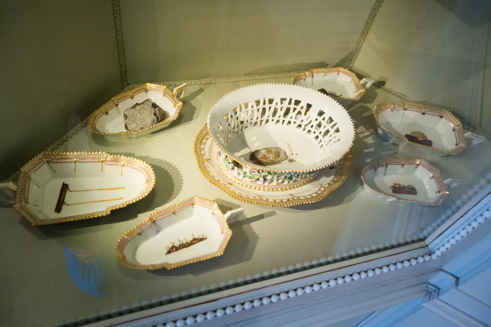 Royal Copenhagen Flora Danica Service (Image Credits: Wikimedia)