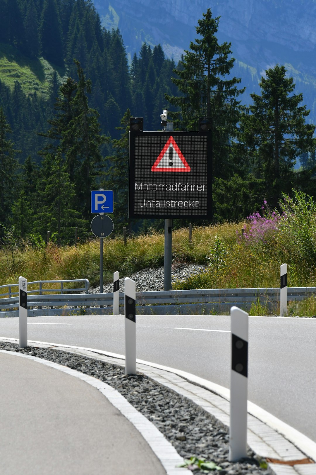 Austria's Strategic Checkpoint Monitoring (image credits: unsplash)