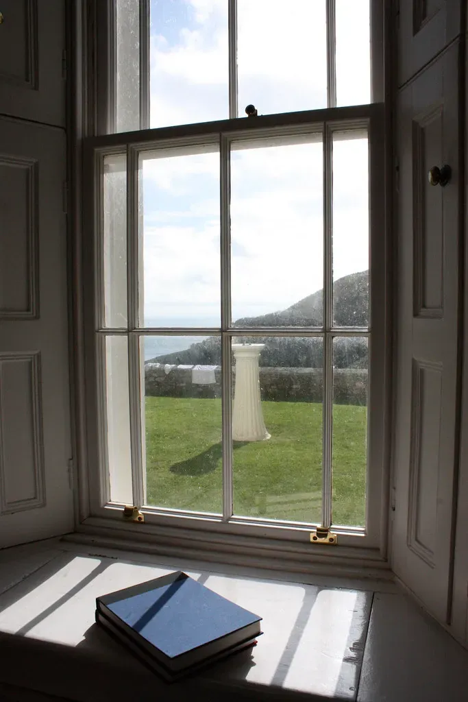 Windows That Won't Stay Open or Are Difficult to Operate (Image Credits: Flickr)