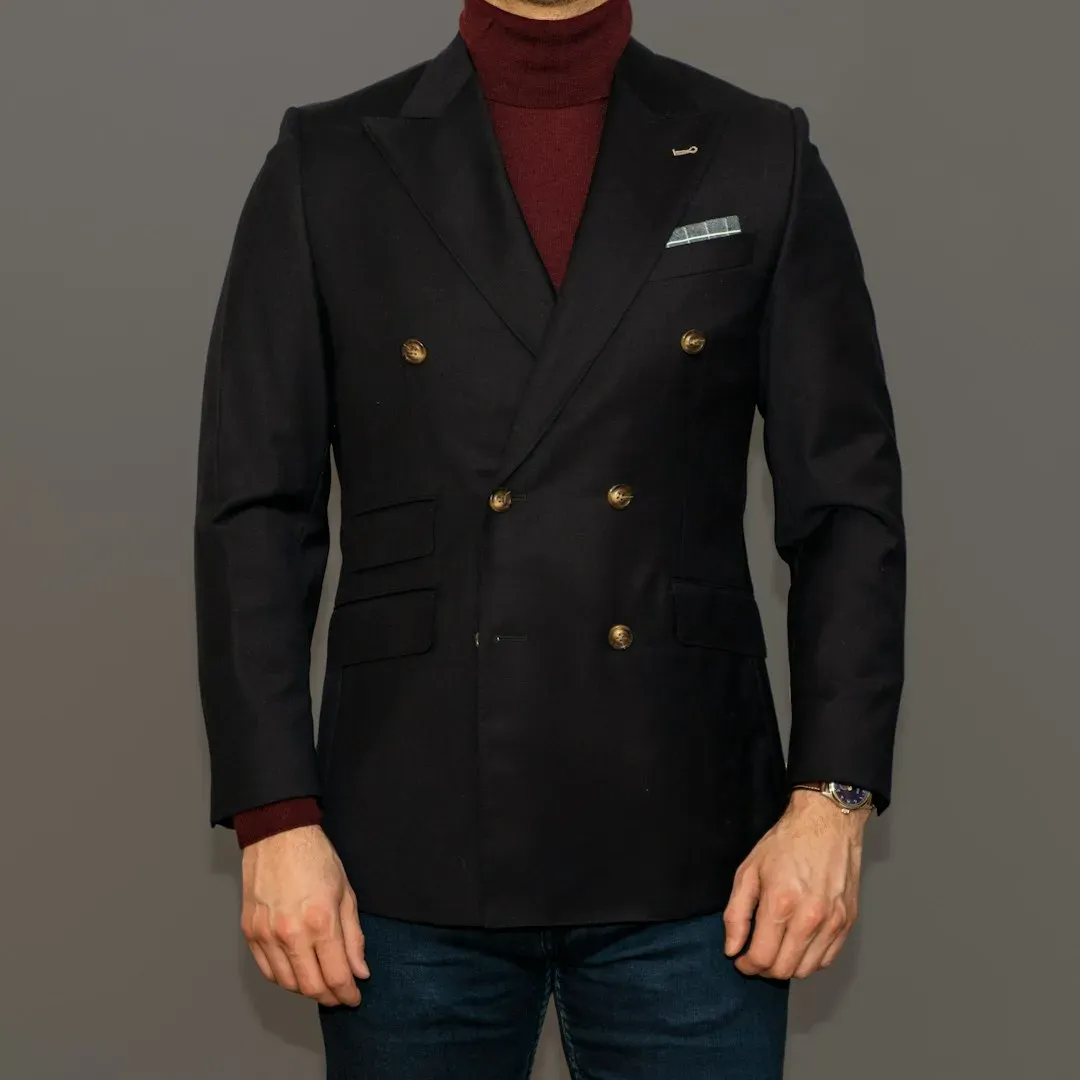 The Tailored Blazer (Image Credits: Unsplash)