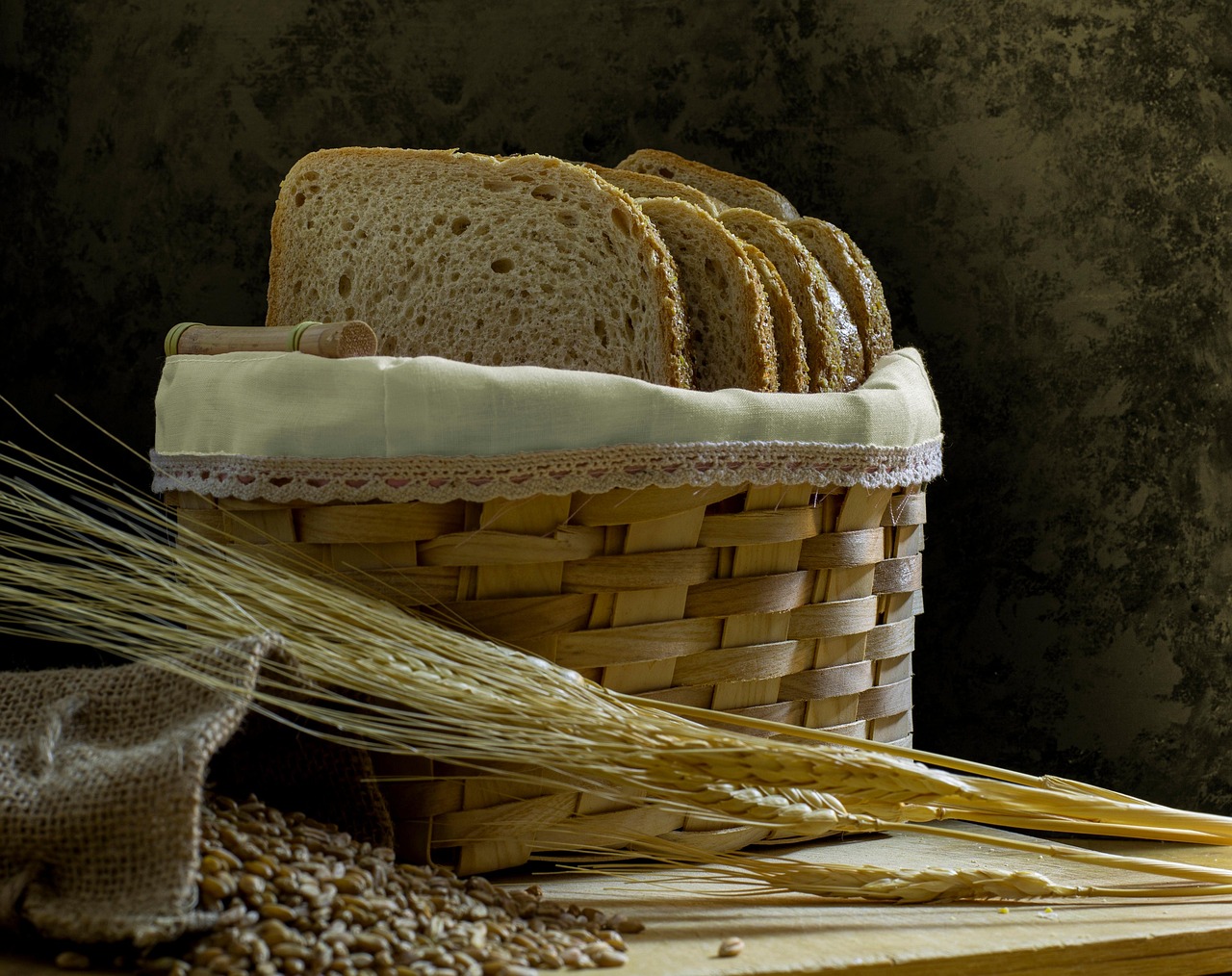 Bread Baskets: The Table-Hopping Appetizer (Image Credits: Pixabay)