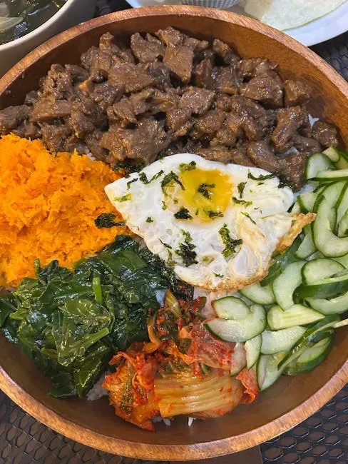 Korean-Inspired Beef Bowls with Caramelized Edges (Image Credits: Pexels)
