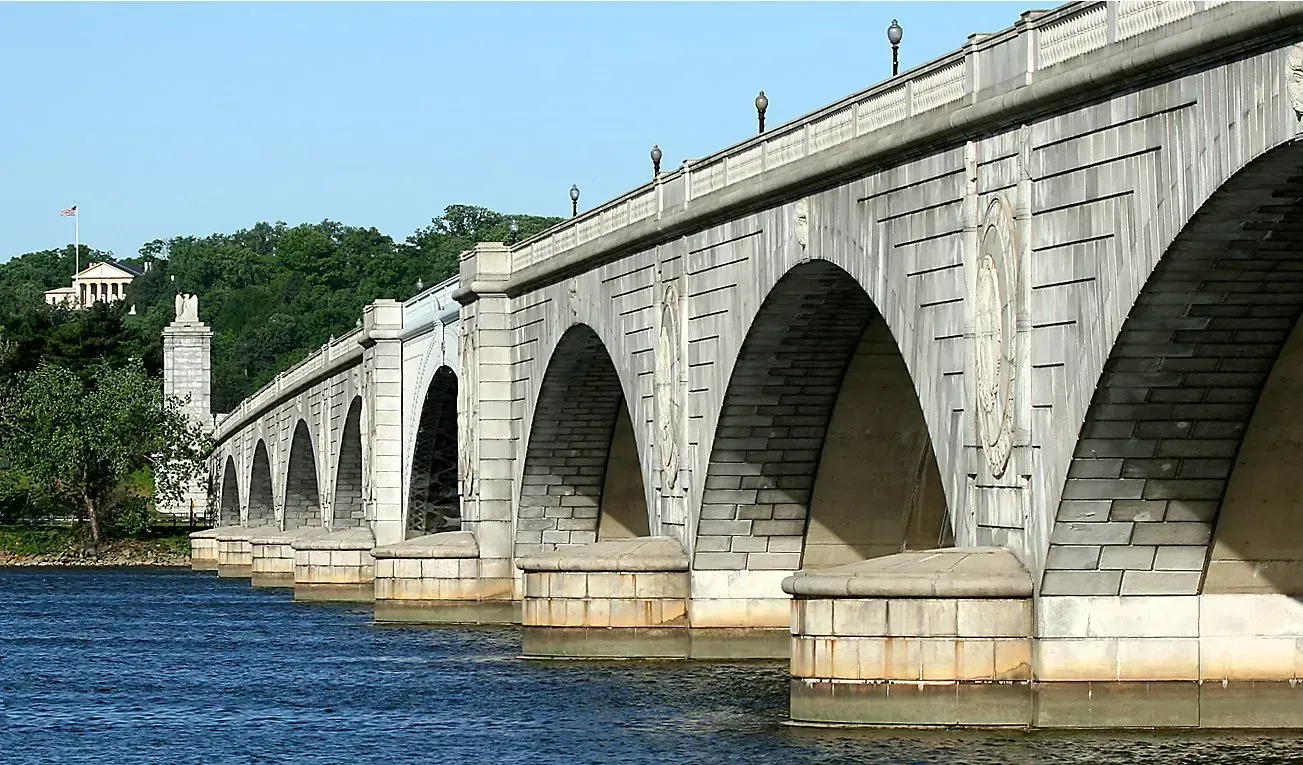 Arlington Memorial Bridge: Washington's Crumbling Symbol (Image Credits: Wikimedia)