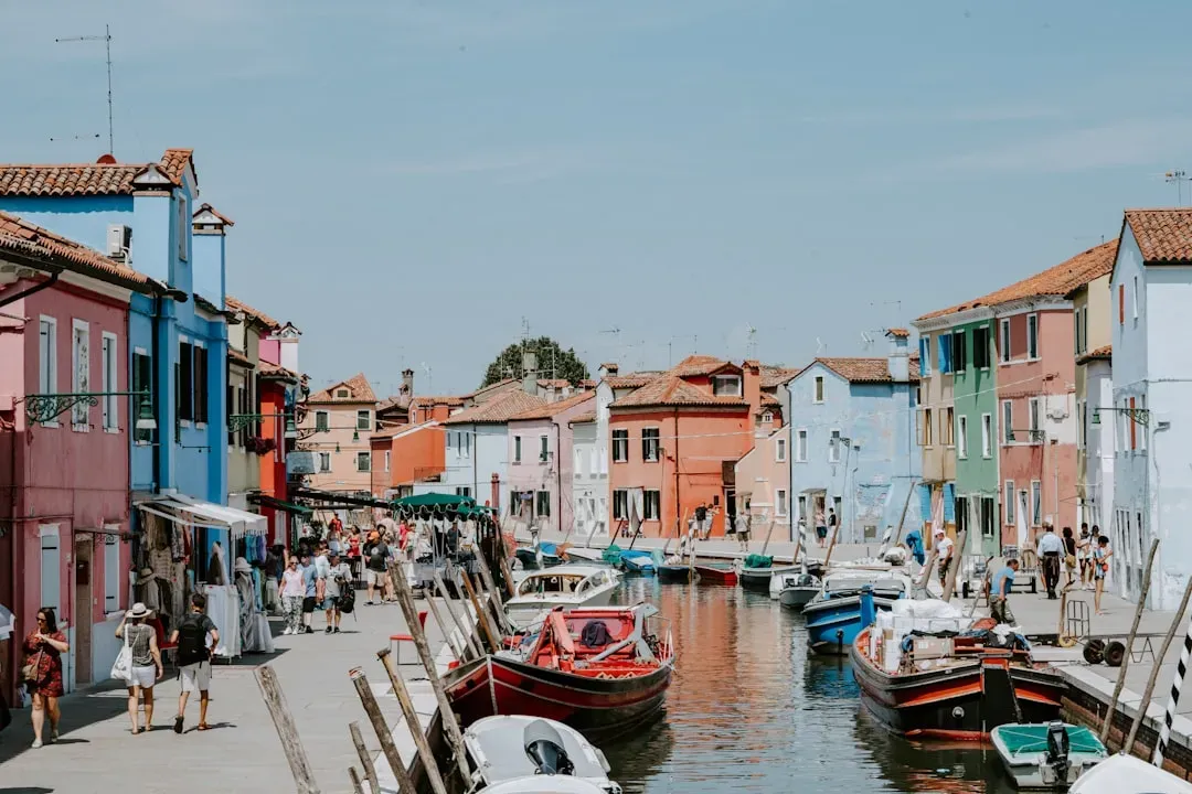 Venice's Entry Tax Experiment Fails to Stop the Crowds (Image Credits: Unsplash)