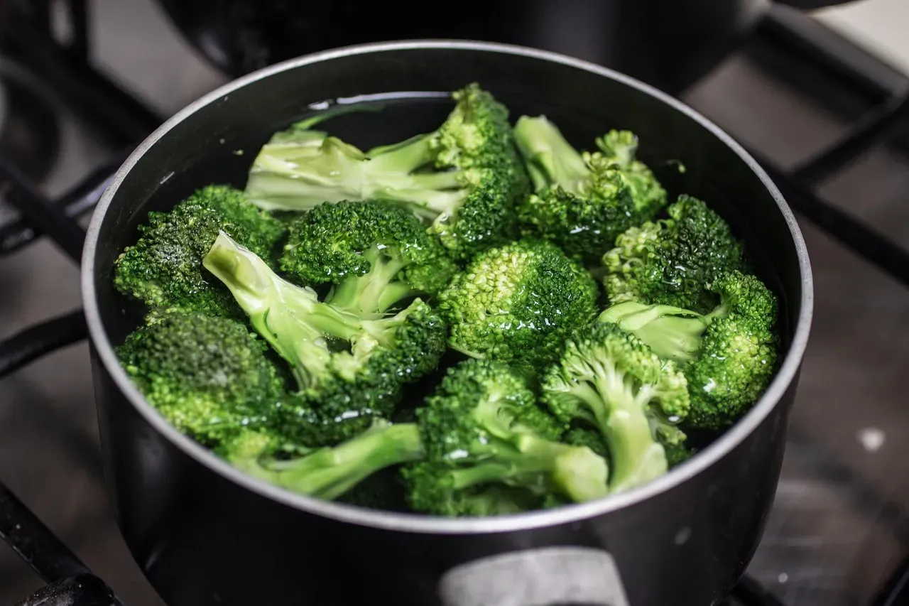 4. Boiling Vegetables Instead of Steaming Them (Image Credits: Pixabay)