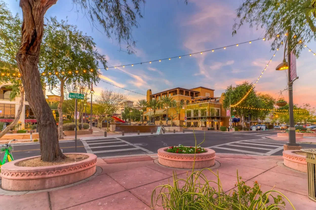 1. Scottsdale, Arizona - Desert Living Done Right (Image Credits: Pixabay)