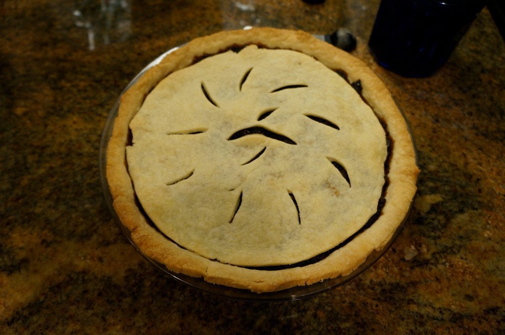 Traditional Mincemeat Pie: When Holiday Desserts Actually Contained Meat (Image Credits: Flickr)