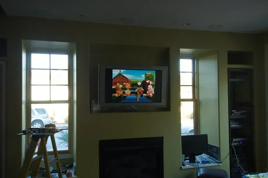 Built-In Entertainment Centers (Image Credits: Flickr)