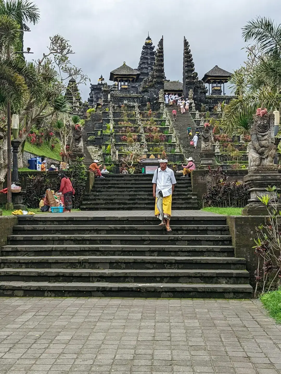 Bali: The Paradise Buried Under Tourist Chaos and Gastrointestinal Distress (Image Credits: Unsplash)