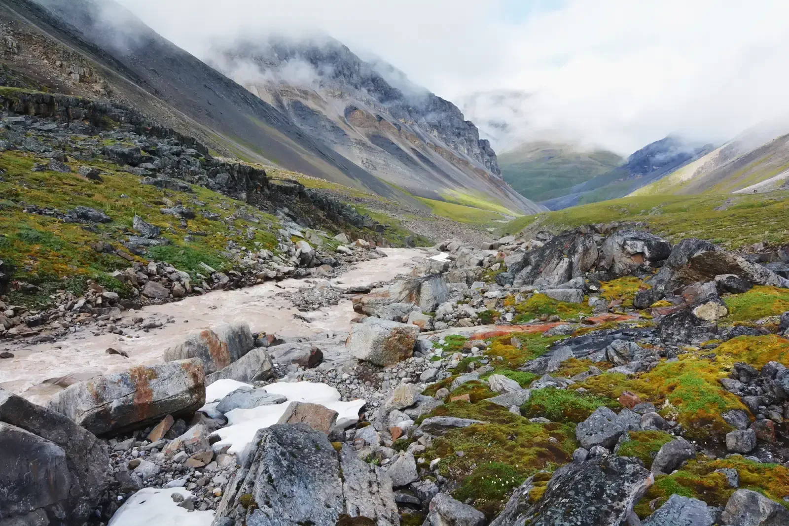 1. Gates of the Arctic National Park, Alaska (Image Credits: By Paxson Woelber, CC BY-SA 3.0, https://commons.wikimedia.org/w/index.php?curid=28838416)