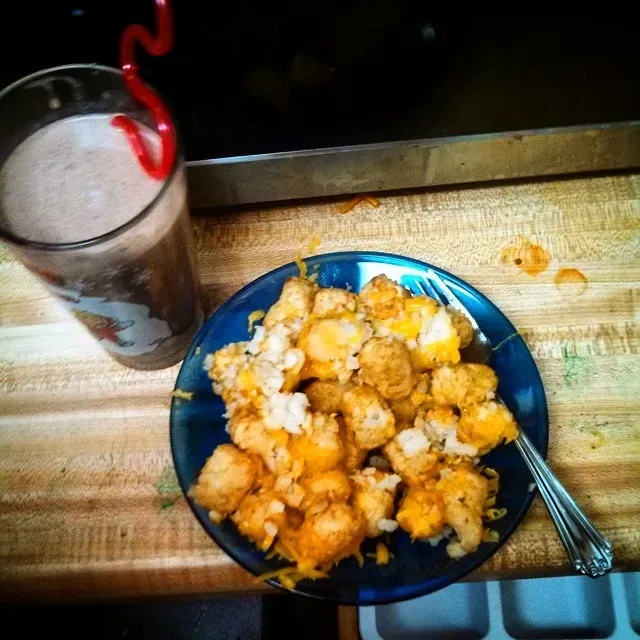 2. TGI Fridays' Loaded Tots (goodevilgenius, Flickr, CC BY-SA 2.0)