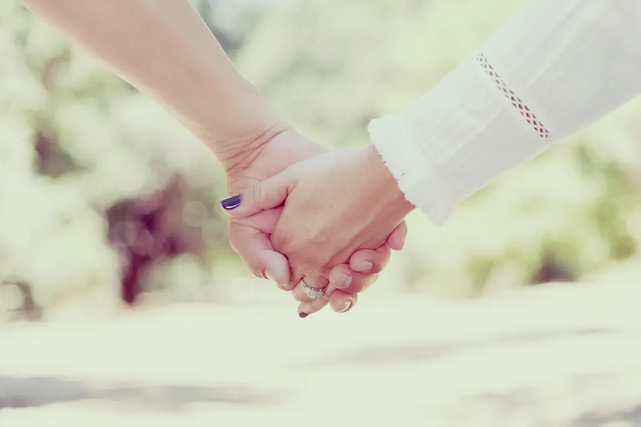 Turning Toward Each Other's Bids for Connection (Image Credits: Pixabay)