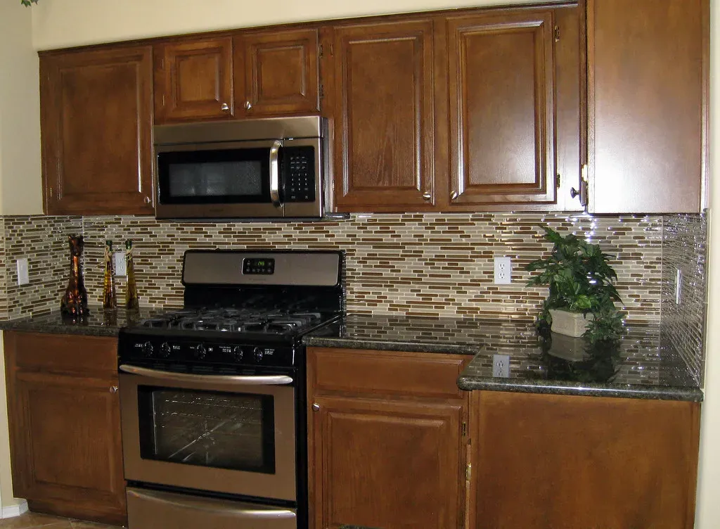 Minor Kitchen Cabinet Updates (Image Credits: Flickr)