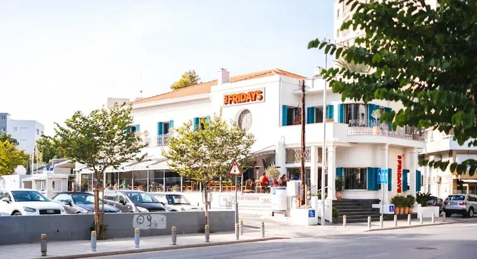 1. TGI Fridays: The Brand That Ran Out of Friday Feeling (Image Credits: Pexels)