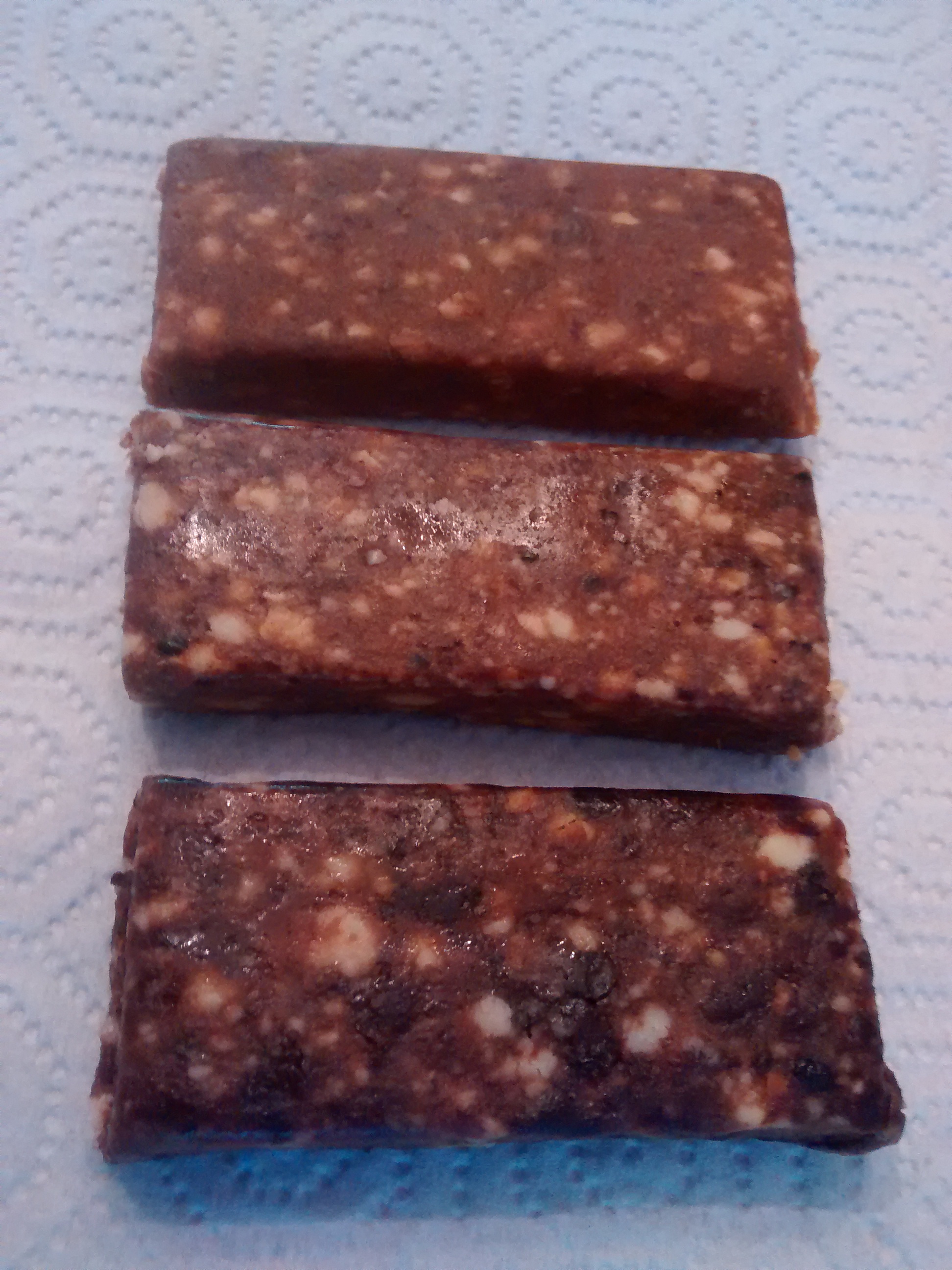 Smart Snacking Timing and Portions (image credits: wikimedia)