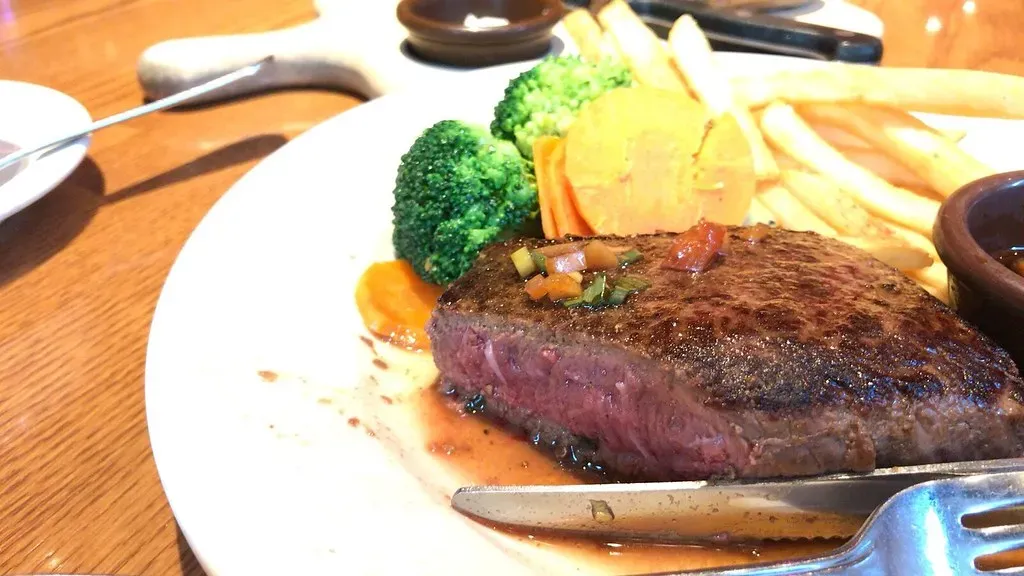 Skip It #2: Pasta and Loaded Side Fillers - Wasted Money, Wasted Appetite (Kanesue, Flickr, CC BY 2.0)