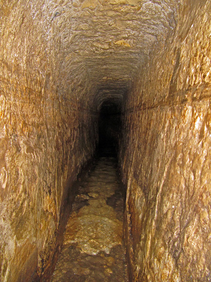 Biblical Hezekiah's Tunnel: Engineering Marvel Confirmed (image credits: wikimedia)