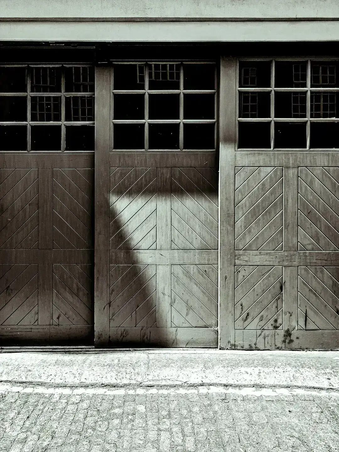 Sliding Barn Doors (Image Credits: Unsplash)
