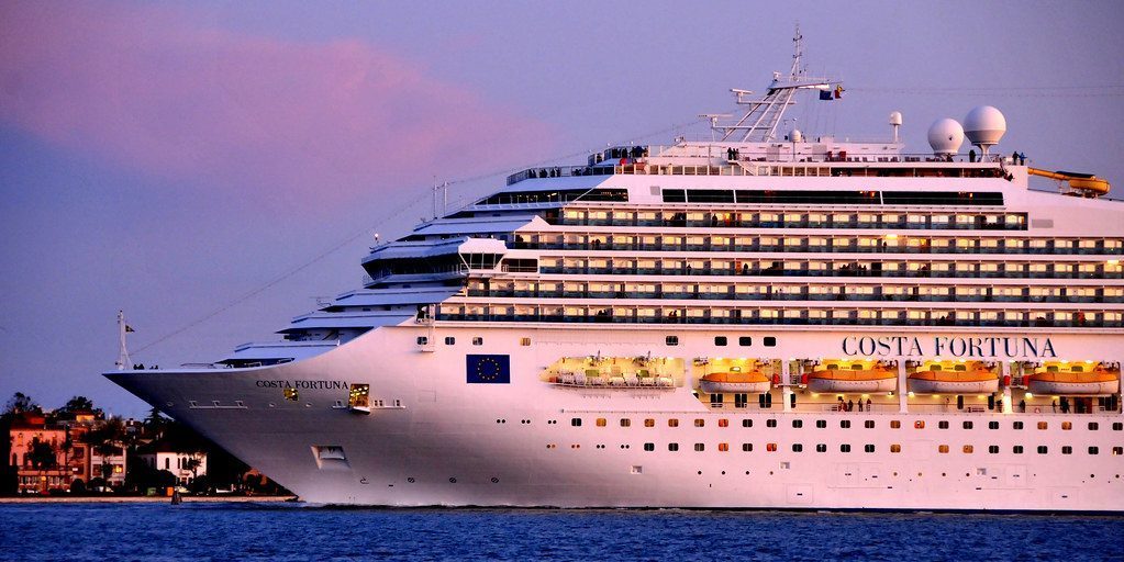 Venice's Cruise Ship Problem: Maritime Overtourism (Image Credits: Flickr)