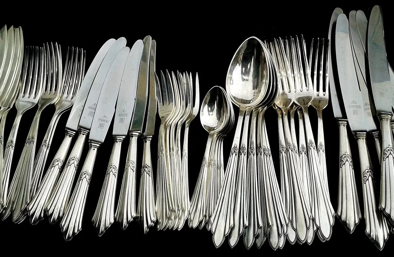 Sterling Silver Flatware: Tarnished Value (Image Credits: Pixabay)
